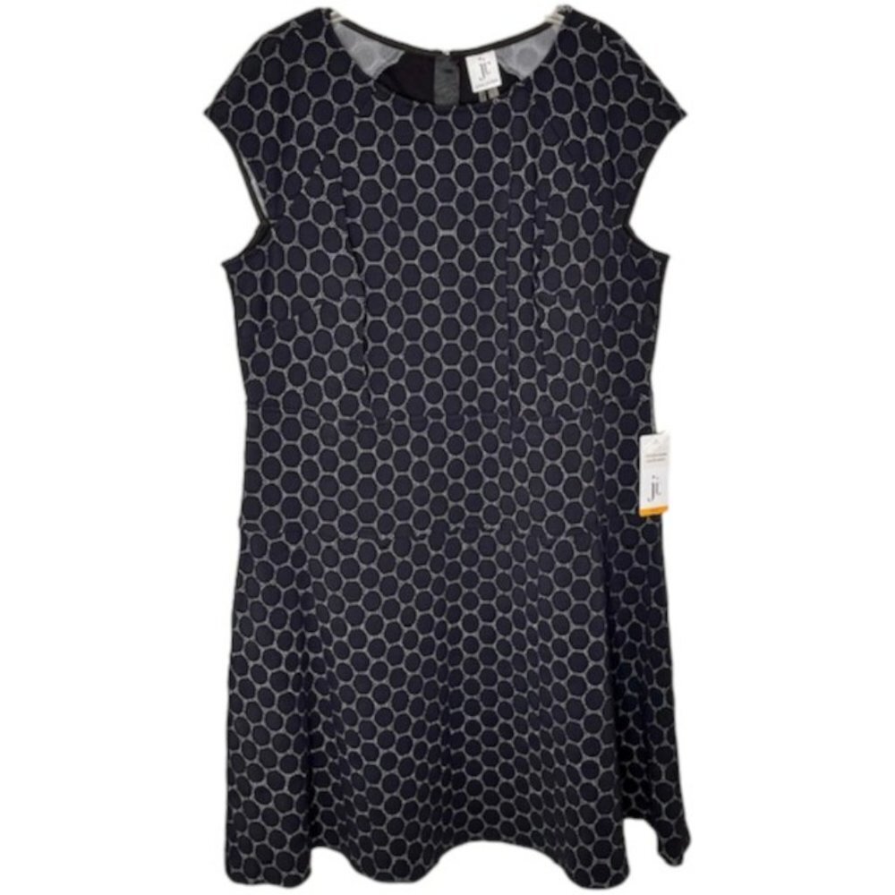Julia Jordan Cap Sleeve Fit/Flare Jacquard Dress - Black/White - 16W